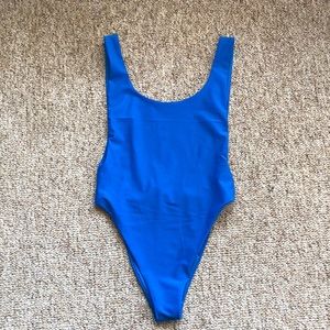 One piece swimsuit 💙